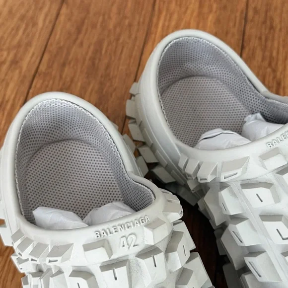 Balenciaga Defender Bouncer Rubber Clog, Monocolor Beige, IT42 / US9 - Picture 7 of 9